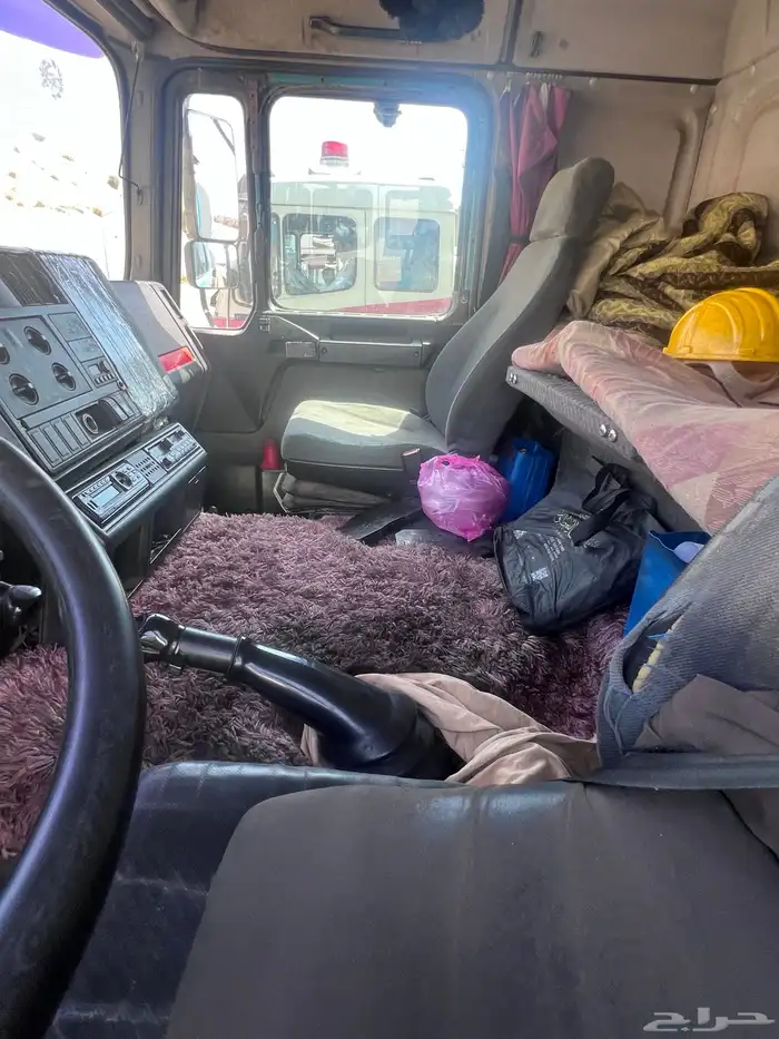 راس شاحنة مان نظيف جدا  مديل 2000  حجم 414 4