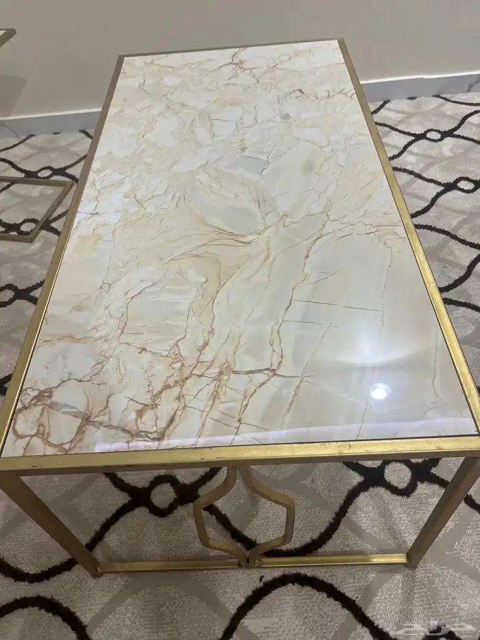 طاوله مع 4 خدمه 0