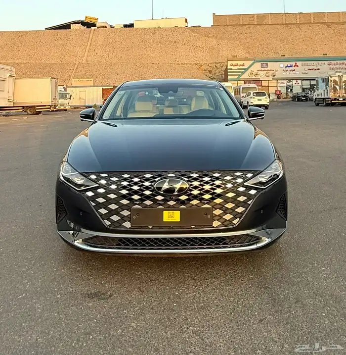 هونداي ازيرا 2023 ( بنزين ) فل كامل بدون بانوراما للبيع 1