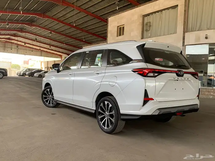 تويوتا -فيلوز -2025-GLX 3