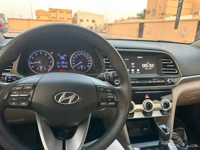 للبيع هونداي النترا 2020 نص فل 11