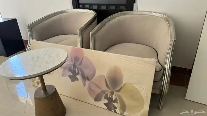 كرسيين وطاوله ولوحه ودرج 0