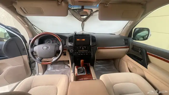 لاند كروزر GXR-3 2014 وارد عبداللطيف 10