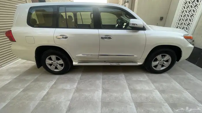 لاند كروزر GXR-3 2014 وارد عبداللطيف 4