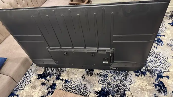 شاشة هايسنس للبيع 2