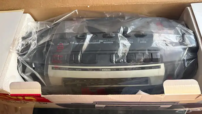 مسجل كاسيت ستيريو سنوا كبير صناعة قديمة جديد بالكرتون 2