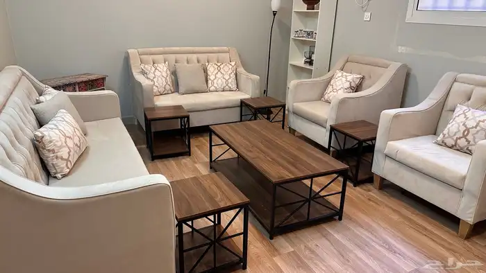 كنب مع طاولات للبيع 1