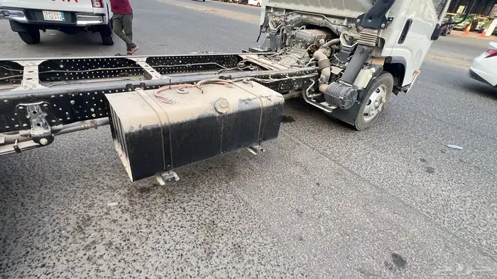 ايسوزو 2022 شاصيه دينا NP مكينه كبير 5 متر 8