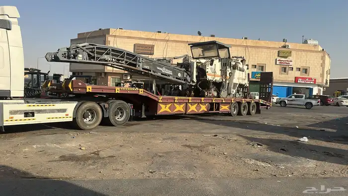 يوجد لوبد النقل المعدات الثقيلة داخل وخارج المملكة 0