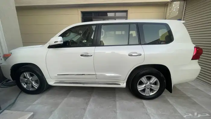 لاند كروزر GXR-3 2014 وارد عبداللطيف 5