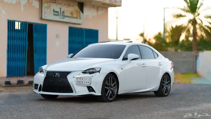 لكسز is2016 F sport 9