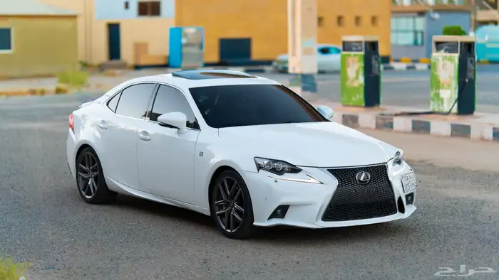 لكسز is2016 F sport 4