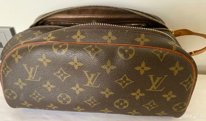 شنطة يد رجالية اصلية louis vuitton 1