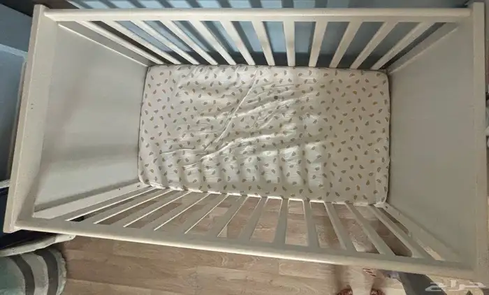 دولاب تلفزيون و سرير اطفال و طاولة تغير الحفاضات للاطفال 2