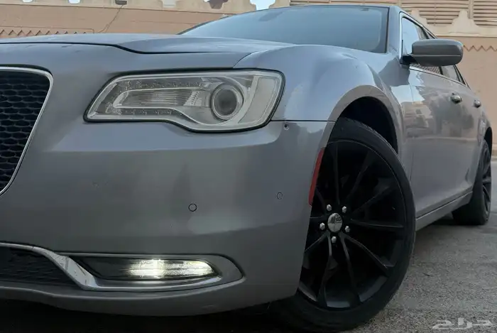 للبيع كرايسلر C300 موديل 2016 1