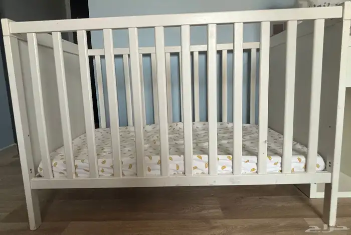 دولاب تلفزيون و سرير اطفال و طاولة تغير الحفاضات للاطفال 5