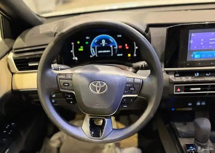 تويوتا كامري 2025 E هايبرد جديد بأقل سعر 16