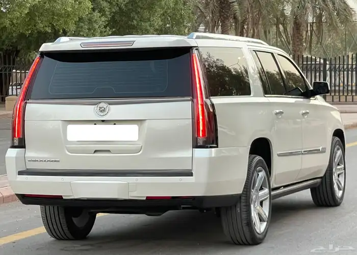 كاديلاك اسكاليد XL 2015 فل سعودي 5