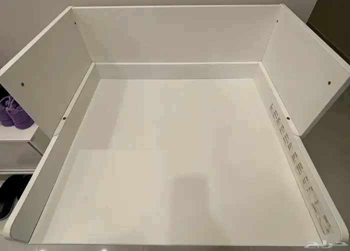 دولاب تلفزيون و سرير اطفال و طاولة تغير الحفاضات للاطفال 4