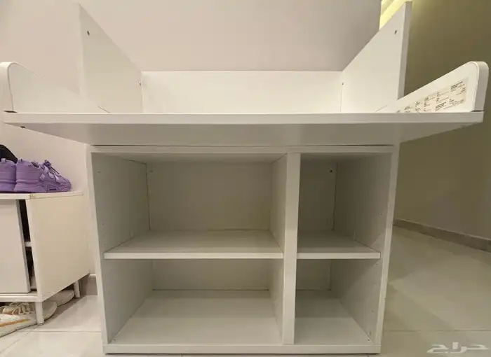 دولاب تلفزيون و سرير اطفال و طاولة تغير الحفاضات للاطفال 3