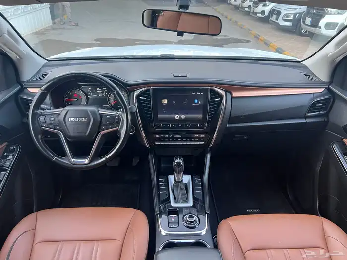 ايسوزو 2022 MUX فل كامل دبل دفلك لدى قمة الاطلال 44