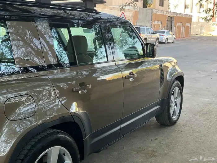 لاند روفر ديفندر 2023 ممشى قليل نظيفة جدا جدا 4