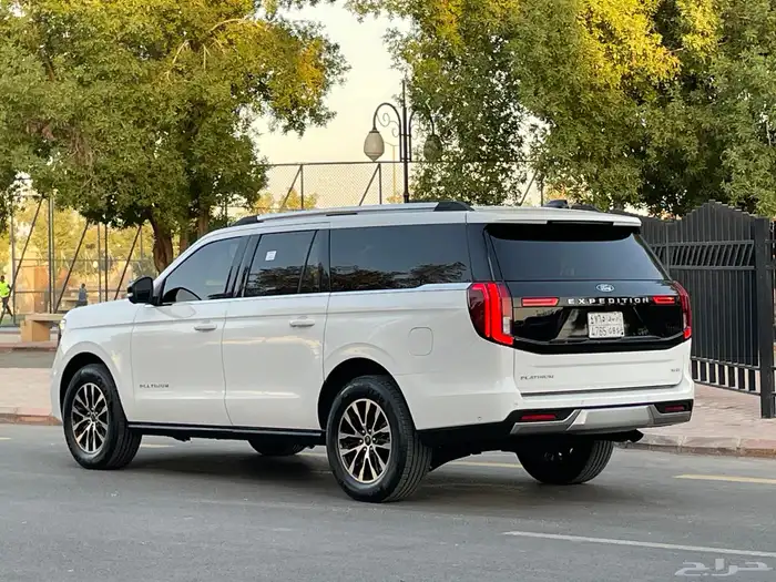 فورد اكسبديشن بلاتينيوم 2025 عداد (10 الاف) بحالة الوكاله 8