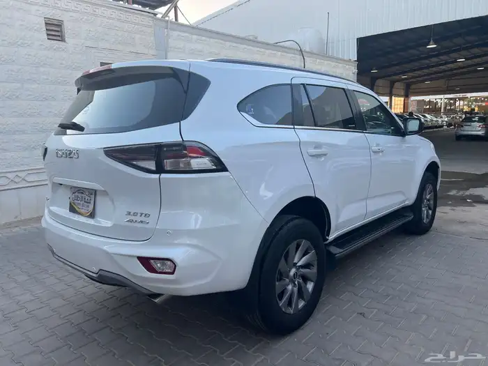 ايسوزو 2022 MUX فل كامل دبل دفلك لدى قمة الاطلال 7