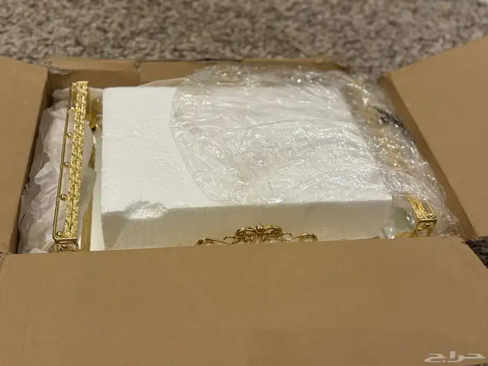طوفرية ذهبية فخمة بمرايا. 3