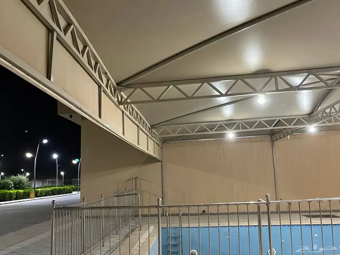 مظلة للبيع نظيفة جدا  لون البيج موقع الخرج 2