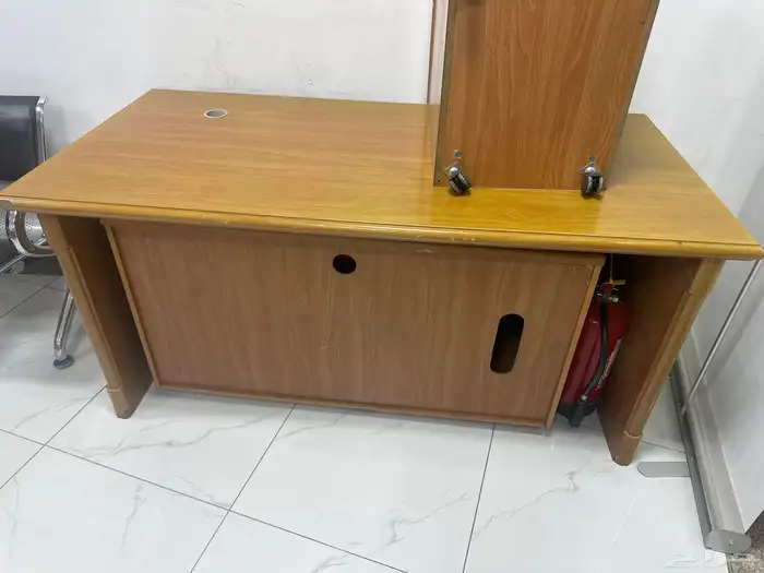 طاولة مكتبية للبيع 2