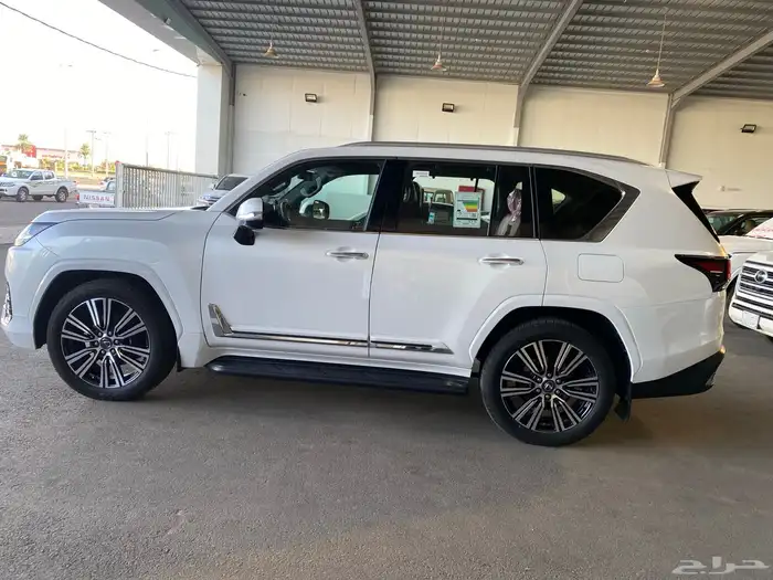لكزس LX 600 BB 2024 ممشي قليل جدا 3