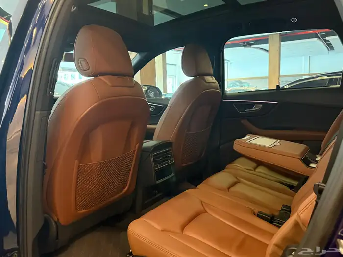 اودي Q7 2021 8