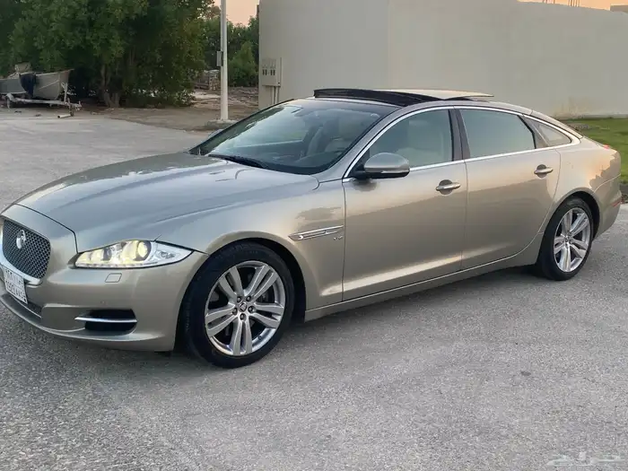 للبيع جاكوار. 2013 XJ 10