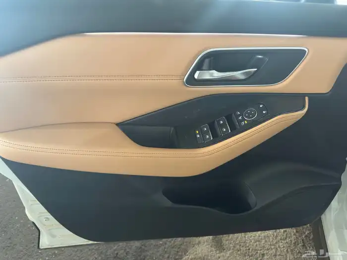 نيسان اكستريل SL فل كامل 7 راكب 2025 ذهبي اسود ابيض 14