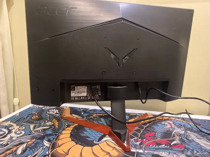 شاشه قيمنق acer بكرتونها و اسلاكها 1