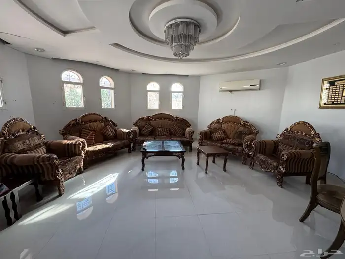 مجلس خشب زان تركي شغل يدوي 9 اشخاص استعمال نظيف اثاث مستعمل 0