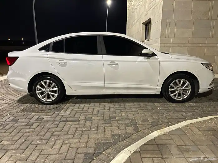 ام جي 5 2023 7