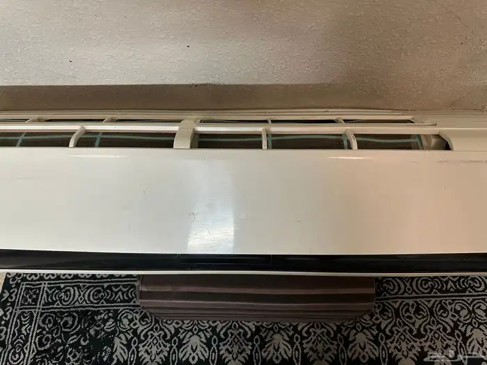 مكيف سبليت وتلفزيون 8