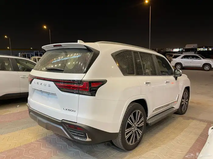 لكزس LX600 BB بنزين 2025 3