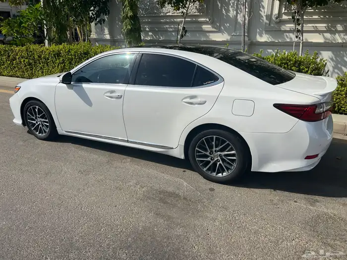للبيع لكزس ES 350 موديل 2013 1