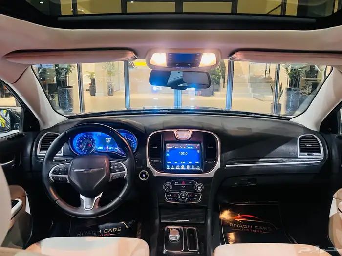كرايزلر 2015 C300 بانوراما (بحاله ممتازه) 12
