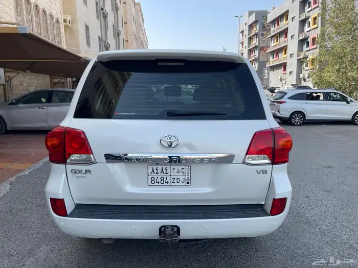 لاندكروزر GXR 2014 فل كامل 12