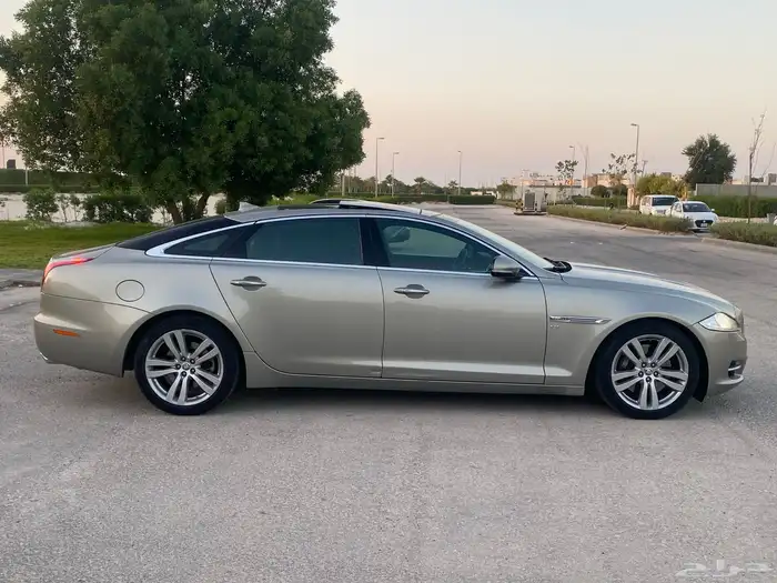 للبيع جاكوار. 2013 XJ 5