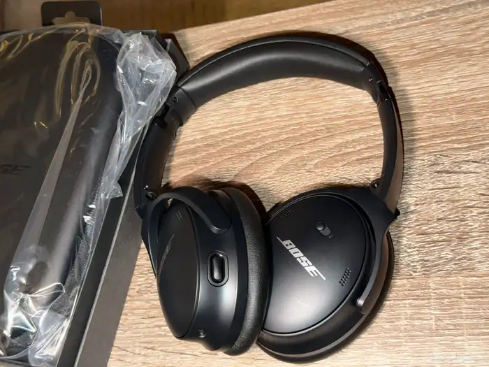 سماعات بوز Q45 Bose عزل صوت نظيفه جدا 0