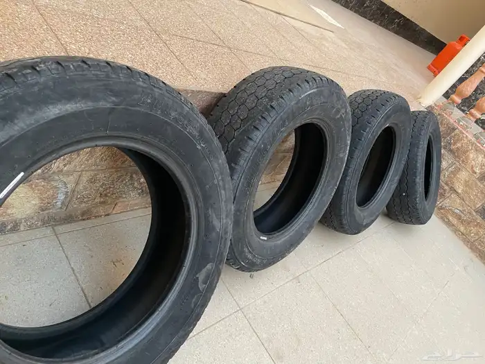 كفرات برجستون هايلكس فيها نص عمر نظيفه 7