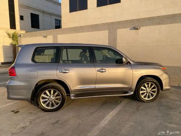لكزس LX570 2011 3