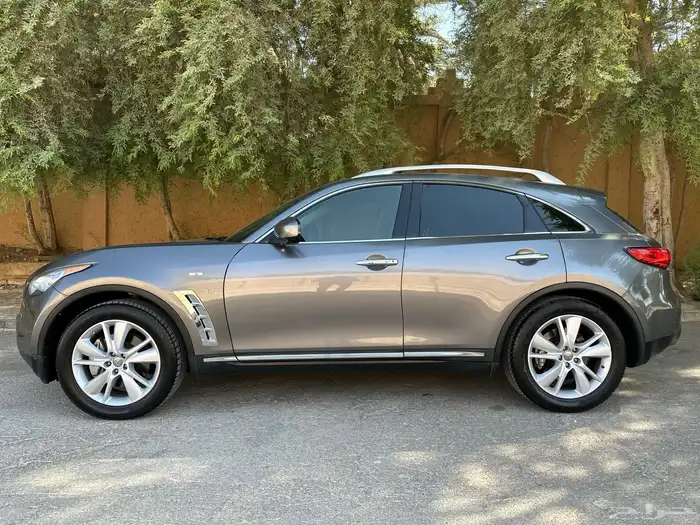 Infinity QX70 انفنتي نظيف جدا 2
