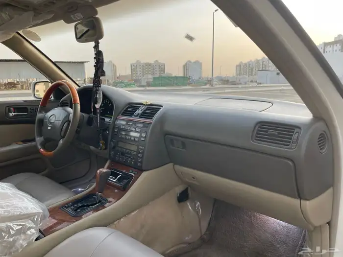 لكزس LS400 2000 10