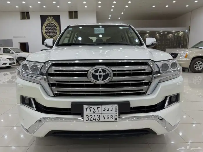 لاندكروزر 2018 GXR فل رقم 3 سعودي 8 سلندر 2